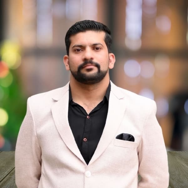 Zeeshan Mehmood — Full-Stack Developer